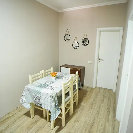 Grandpa House - App.3 * Tirana