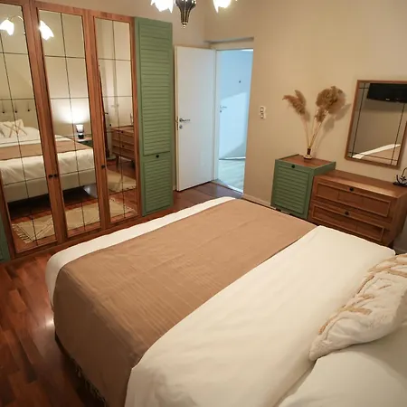 Near Center 3 Apartment *