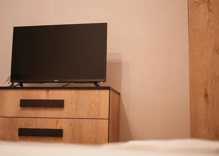 Near Center 3 * تيرانا