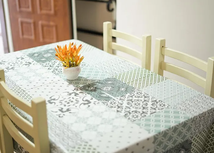 Appartement Near Center 3 *